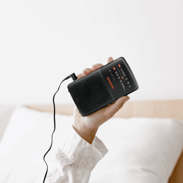 SR-35 AM / FM Pocket Radio