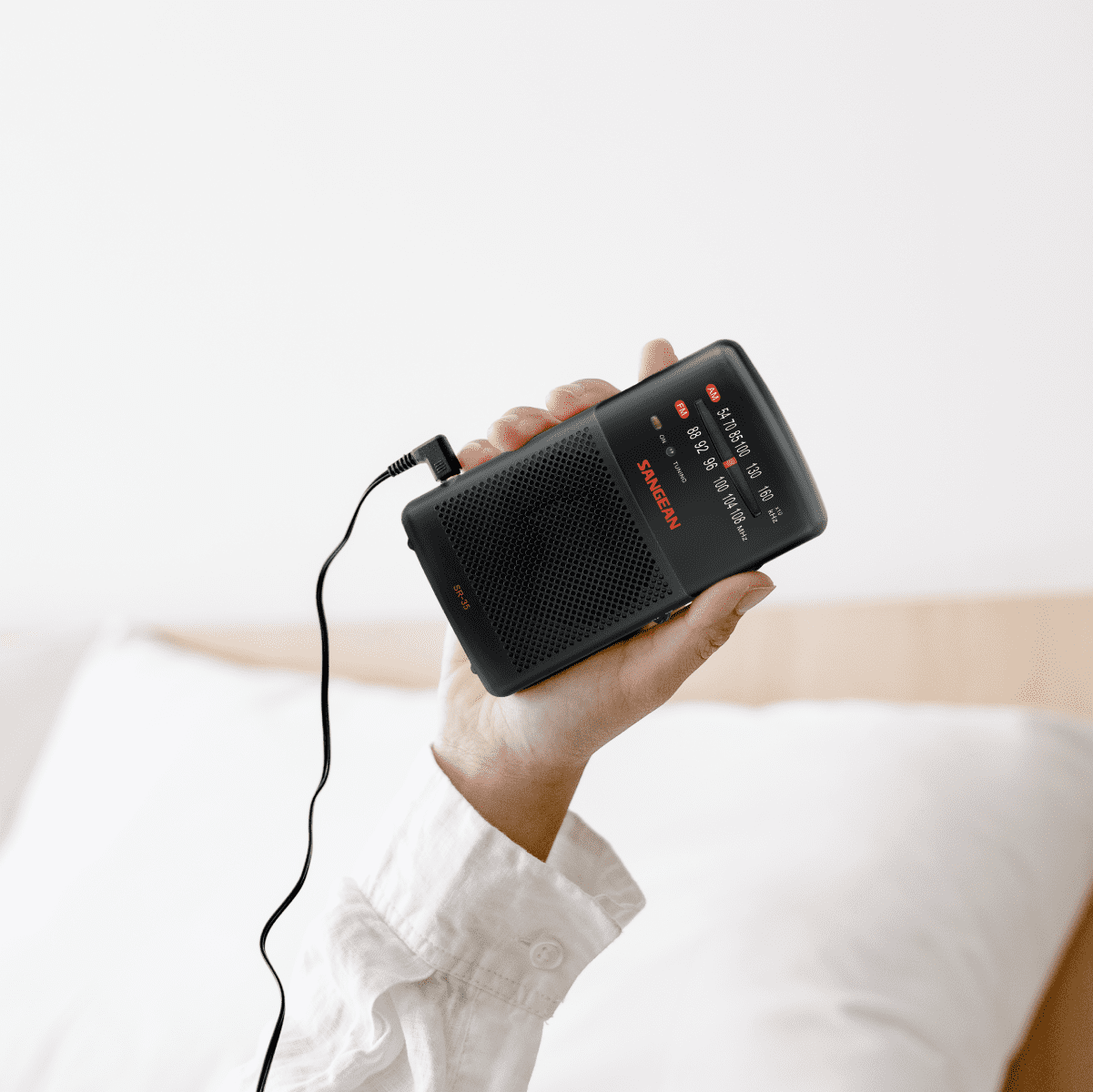 SR-35 AM / FM Pocket Radio
