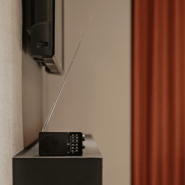SR-36 AM / FM Pocket Radio