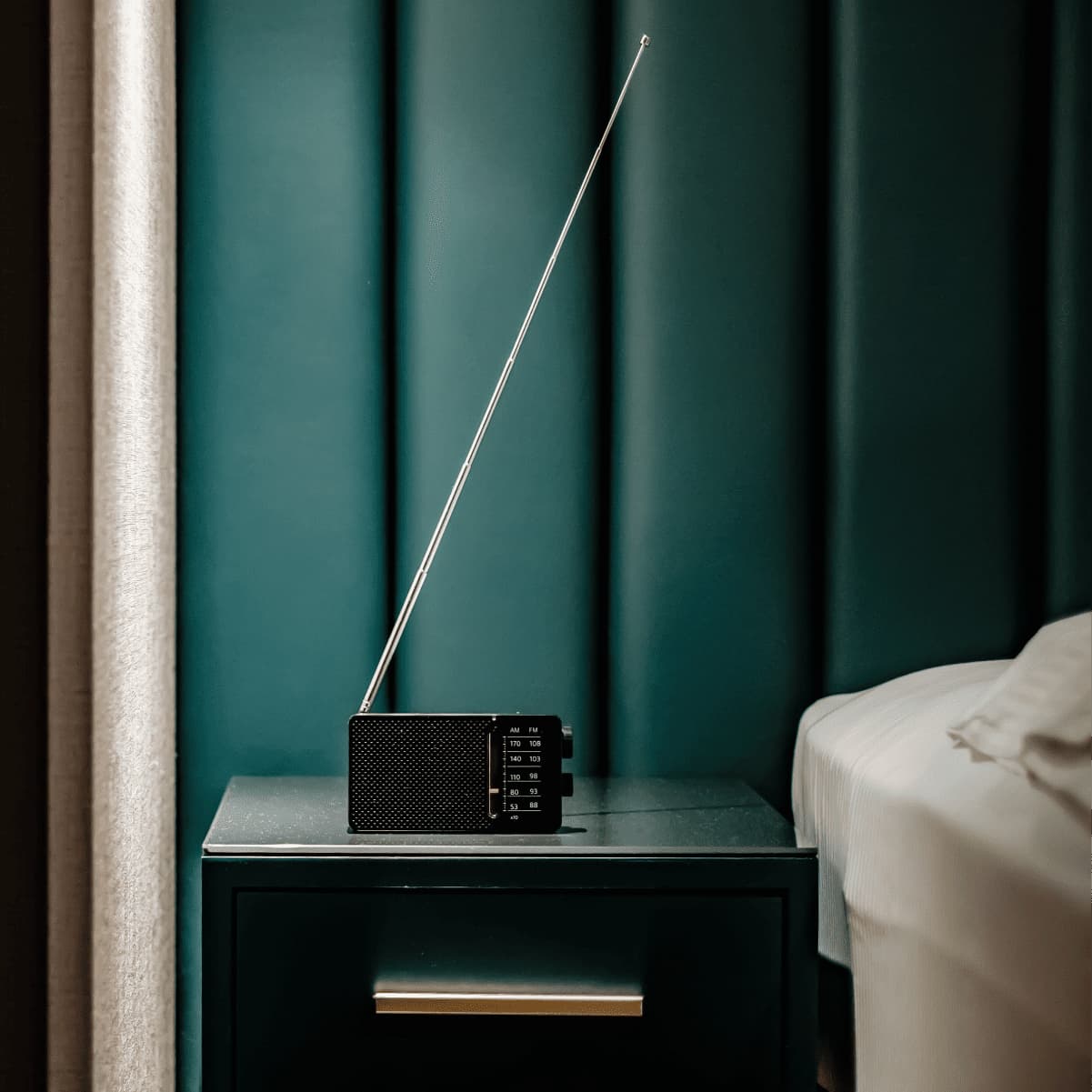 SR-36 AM / FM Pocket Radio