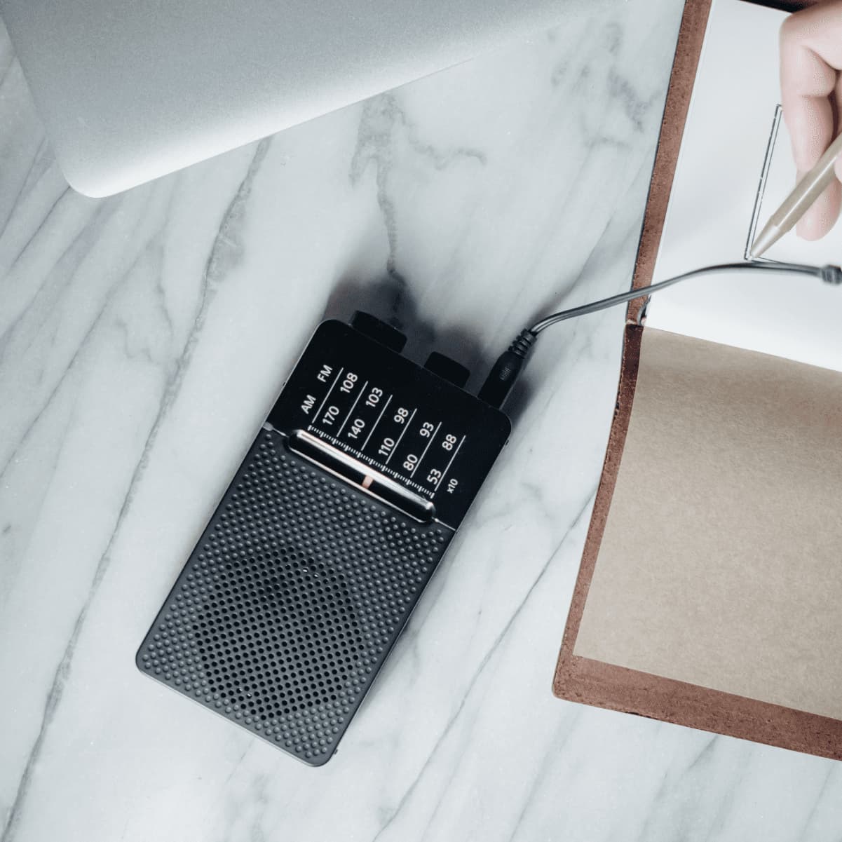 SR-36 AM / FM Pocket Radio